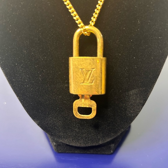 Louis Vuitton Lock & Key with Chain - Picture 2 of 4
